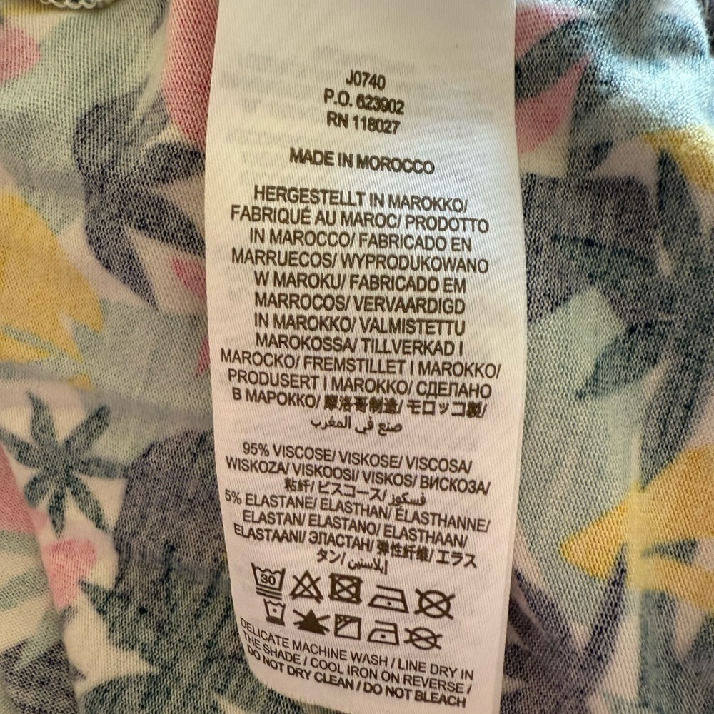 Boden Layla Jersey Dress Beautiful Print Size 2P in Like New Condition - Picture 10 of 10